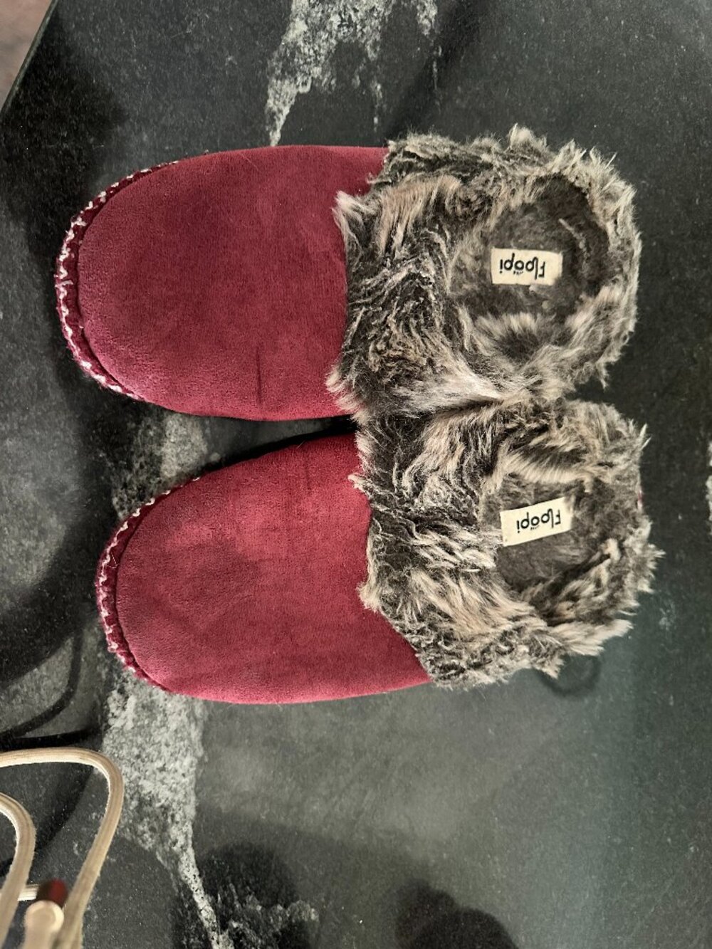 FLOOPI House shoes- Large- fur trim cranberry Slip- on